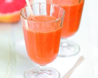 jus de pamplemousse de floride, carottes et gingembre frais