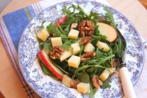 Salade d automne aux pommes noix et comté