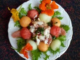 salade de melon au crabe et sauce à la groseille et à la menthe