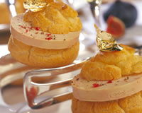 profiteroles au foie gras et compote de figues en feuille d or
