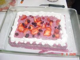 gâteau de mousse de fruits rouges