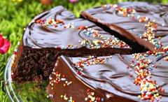 gâteau multicolore au chocolat
