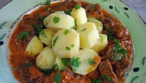 boeuf au curry et aux pommes de terre
