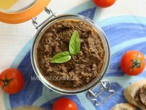 Tapenade aux olives et  la tomate
