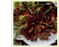 salade de filets de pigeon, croûtons et noix