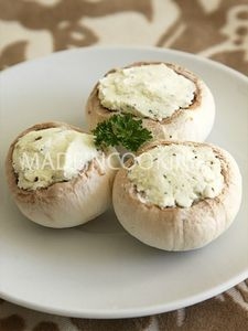 Champignons farcis au fromage blanc fines herbes  
