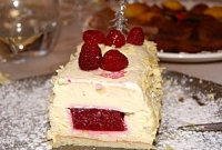 bche au chocolat blanc et framboises  