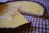 tarte chocolat blanc et poires poches au vin blanc