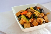 Wok de tofu aux lgumes et 2 champignons