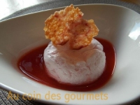 recette de ile flottante � la framboise coulis fraise tuile de fruits rouges