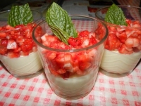 verrine de mousse au chocolat blanc et fraise
