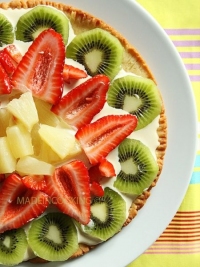 Tarte fine à l  ananas au kiwi et aux fraises