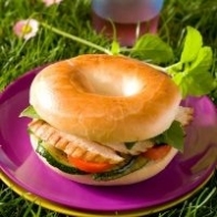 Bagels garnis poulet courgettes