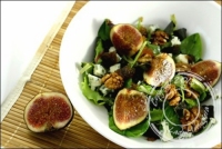 Salade de figues noix et roquefort