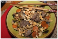 Nouilles sautes aux legumes et au boeuf