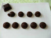 boules allégées au chocolat noir au praliné et aux éclats de noisette à seulement 40 calories et riches en fibres