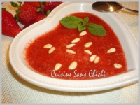 Soupe de fraises  la menthe  la menthe frache