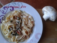 Tagliatelle  la ricotta champignons et fenouil sauvage