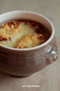 Soupe  l  oignon gratine