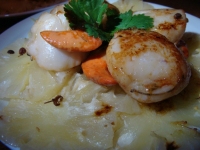 SAINT JACQUES SUR CARPACCIO D  ANANAS A LA CREOLE
