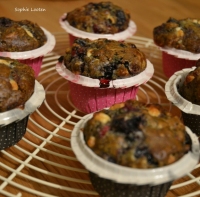Muffins aux fruits rouges th matcha et chocolat blanc