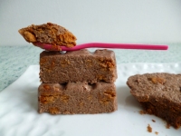 gâteaux crus hyperprotéinés au chocolat et aux Biscuits Speculoos Minceur (diététiques sans sucre et très riches en fibres)