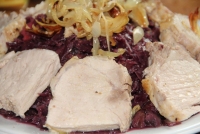 CHOU ROUGE CHATAIGNES LARDONS ET POMMES ROTI DE PORC AUX OIGNONS