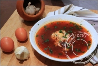 Soupe mditerranenne au chorizo et uf poch