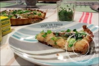 Tarte au bl noir oignons doux et sardines
