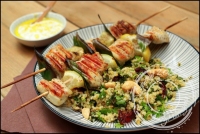 Brochettes de poulet et taboul aux fruits secs