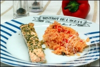 Saumon  la vapeur de basilic et riz aux poivrons
