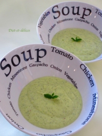 Soupe froide de courgettes  la menthe