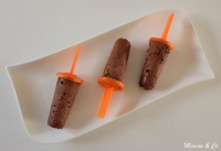 Bâtonnets de mousse au chocolat glacée
