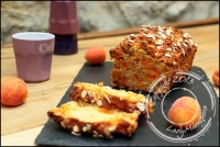Cake healthy aux abricots et flocons de céréales sans gluten et sans lactose