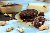 Cake healthy au chocolat et cacahuètes avec ou sans lactose