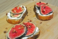 Tartines ricotta figues et miel