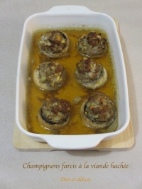 Champignons frais farcis  la viande hache