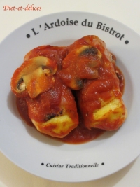 Quenelles au jambon cru et fromage mijotes  la sauce tomate