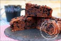 Cake healthy et moelleux au chocolat et myrtilles