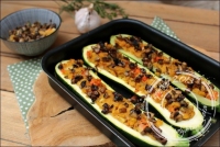 Courgettes farcies  la polenta et petits lgumes