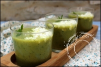 Soupe froide de courgette et feta