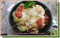 ufs au plat sur un lit de choucroute