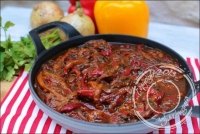 Peperonata aux oignons doux salade italienne aux poivrons grills