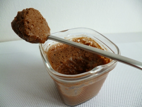 yaourts mousses diététiques au chocolat et aux fibres de pommes (sans sucre et sans oeufs)