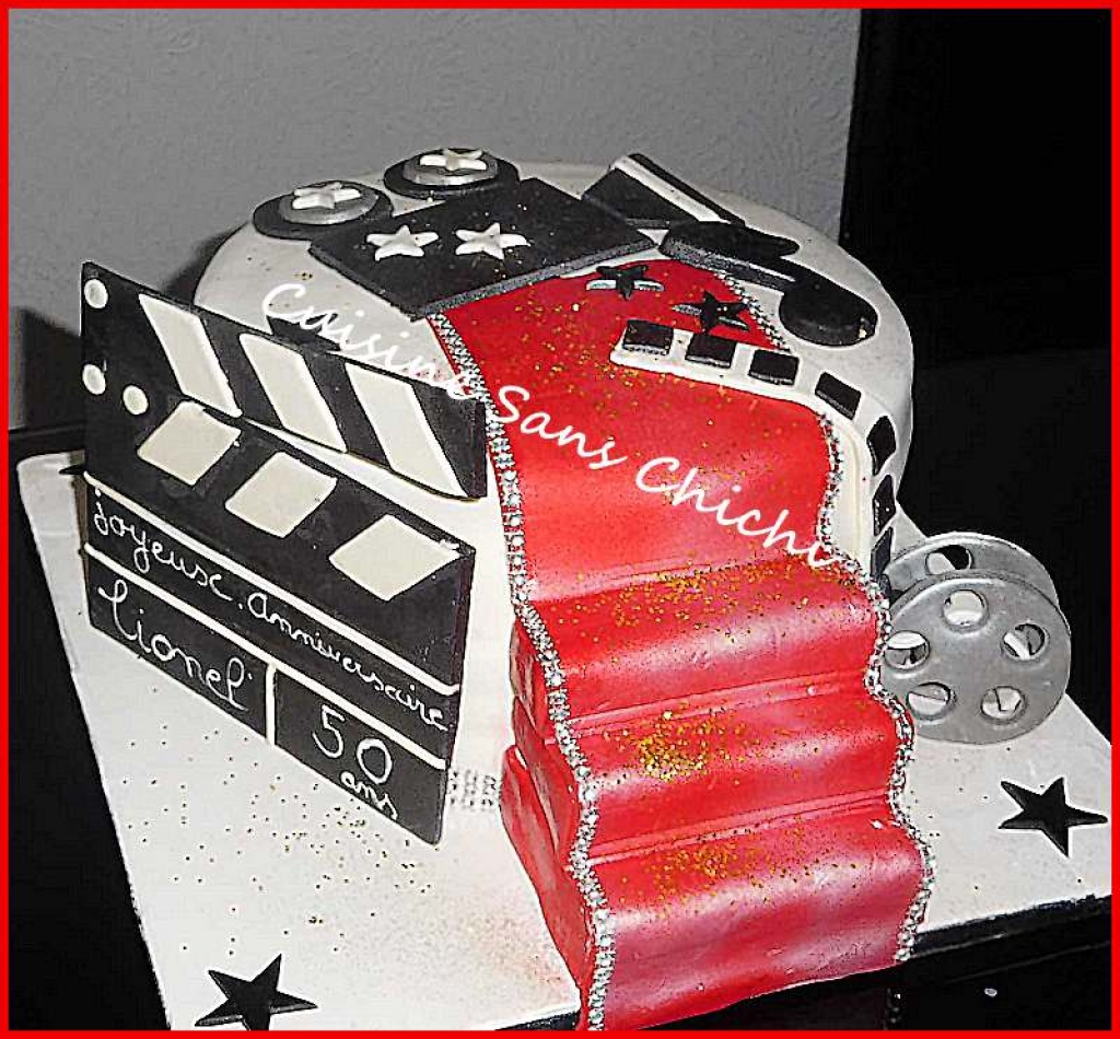 Gâteau Movie Star Planet & insertion d'un décor en sucre sur un gâteau